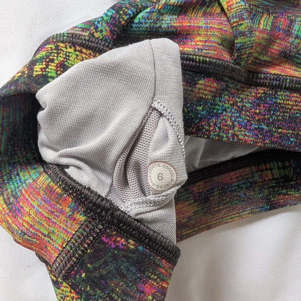 EUC Lululemon Energy Bra Glitch Tapestry Starlight Multi Women's 6 Small sports - Picture 6 of 9